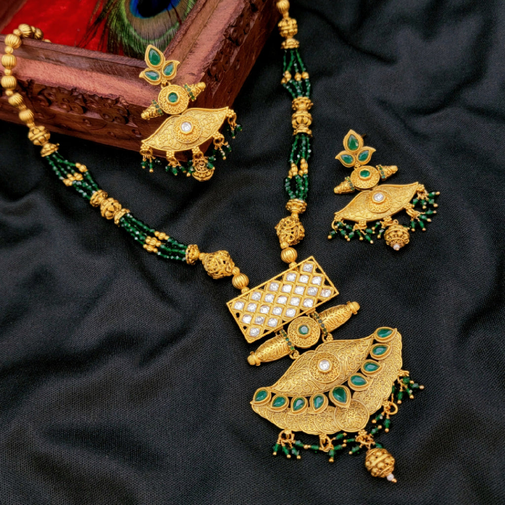 Kundan Rajwadi Emerald Green Hydrocrystal Beads Necklace