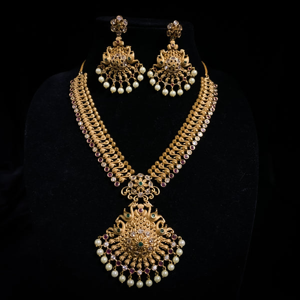 Antique Matte Gold Traditional Necklace Set with Pearls